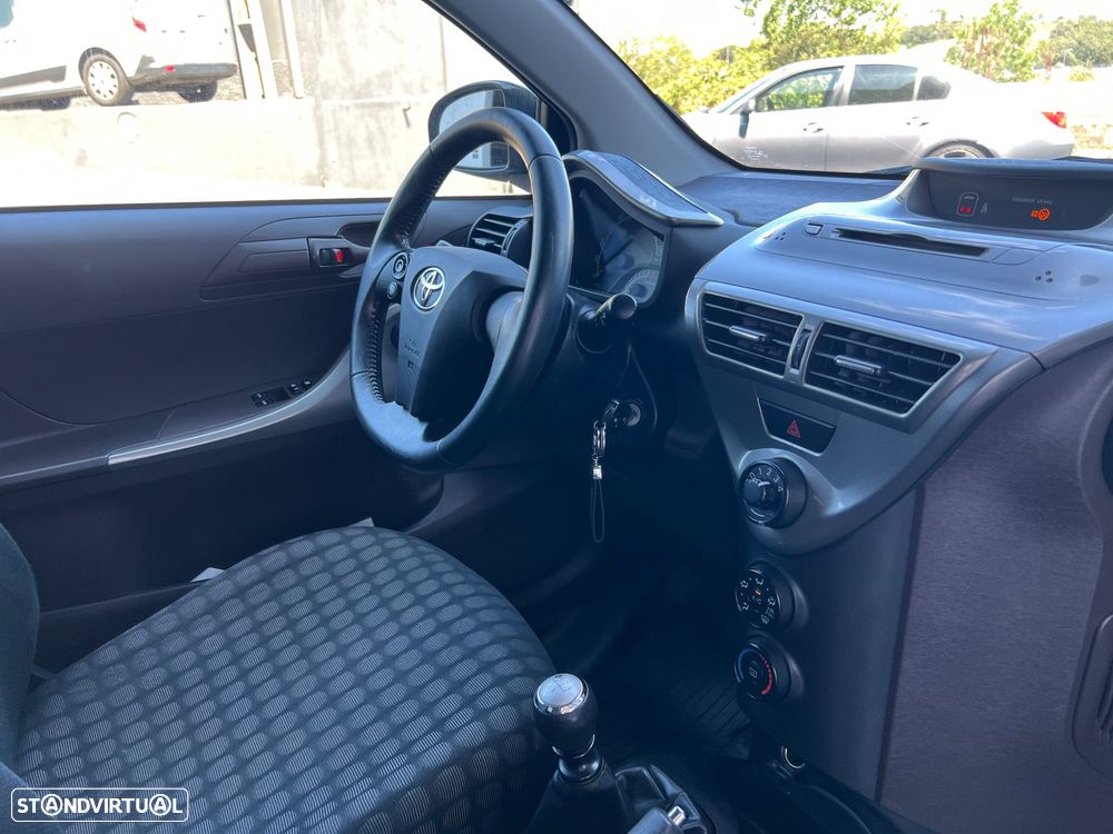 Toyota iQ 1.0 VVT-i Essential+AC - 14