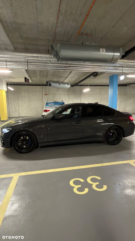 BMW Seria 3 330i xDrive - 1