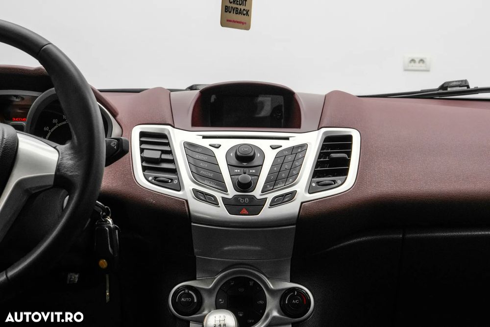 Ford Fiesta 1.4 TDCI Titanium - 16