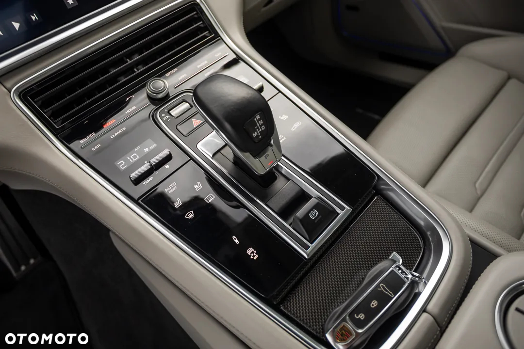 Porsche Panamera Turbo - 25