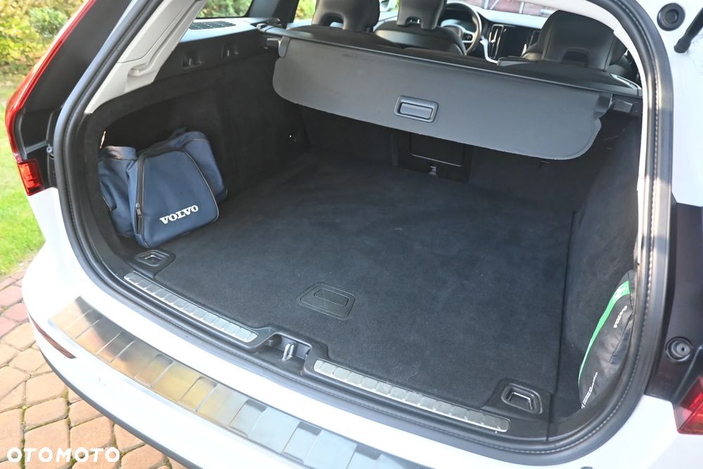 Volvo V60 B3 B Momentum - 21