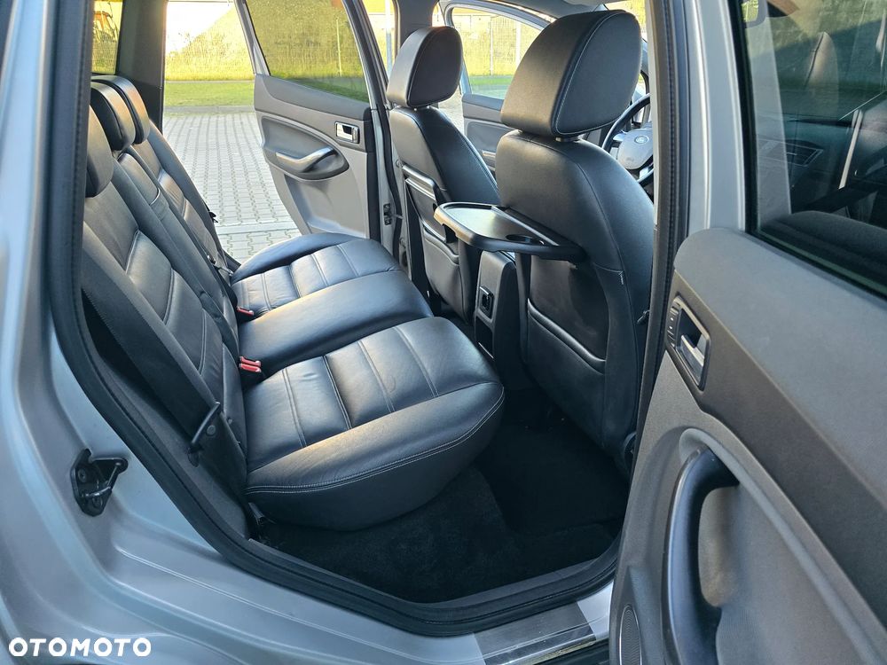 Ford Kuga 2.0 TDCi 2x4 Titanium - 14