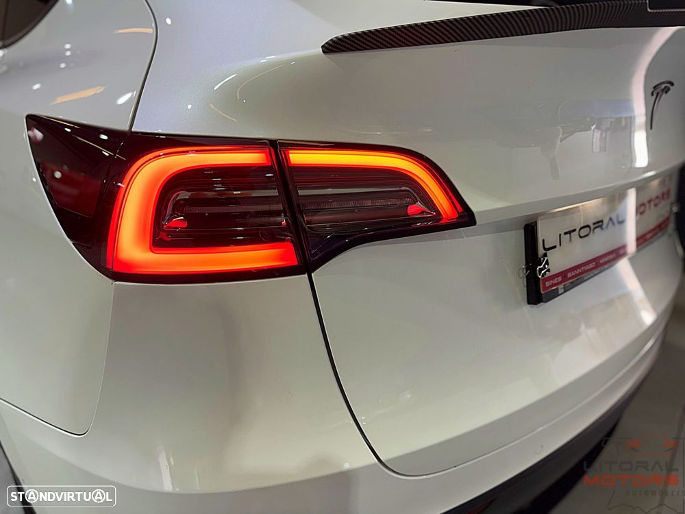 Tesla Model Y Long Range Dual Motor AWD - 9