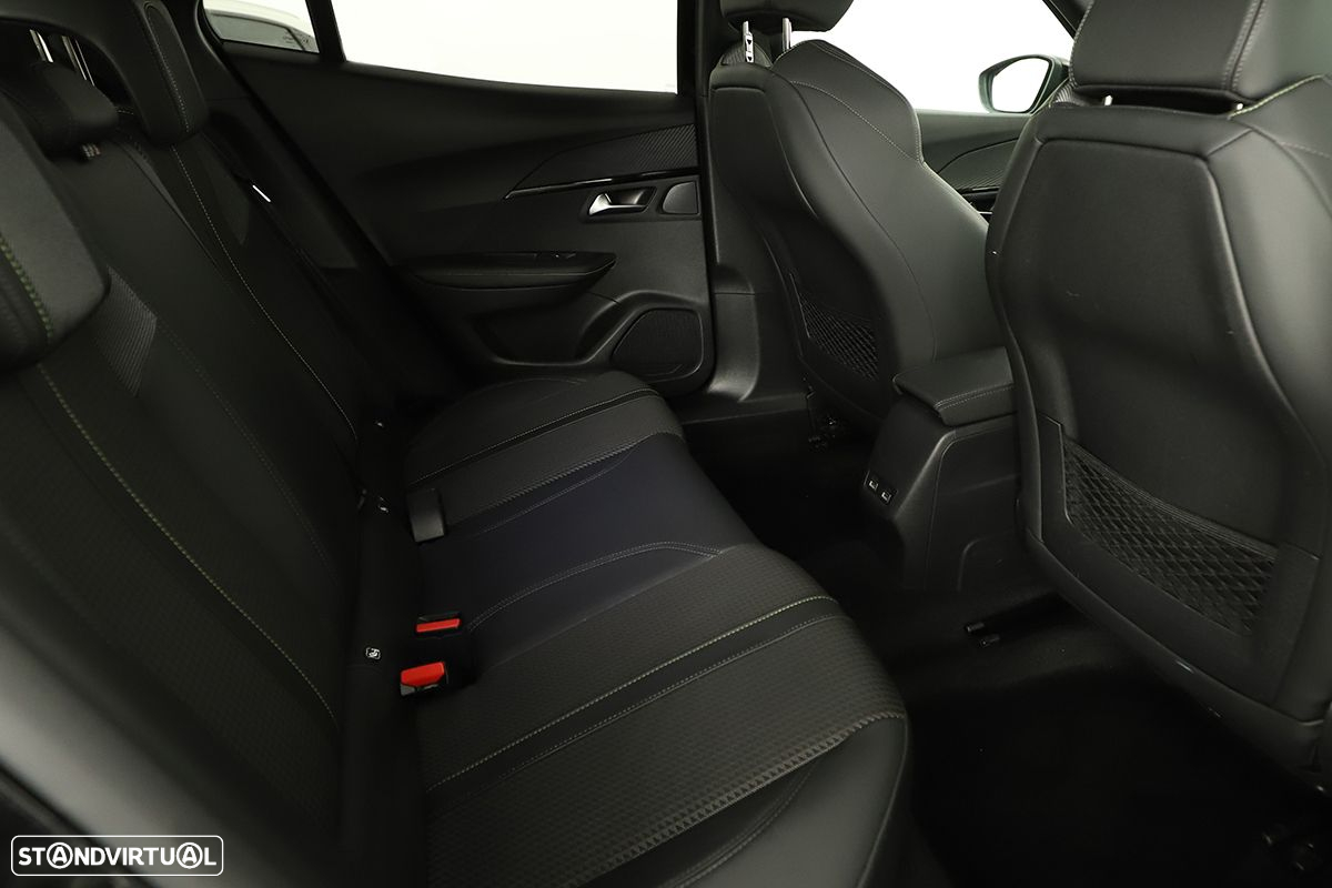 Peugeot 2008 1.2 PureTech GT EAT8 - 21