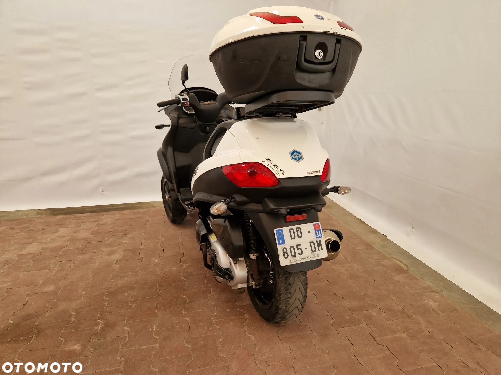 Piaggio MP-3 - 5