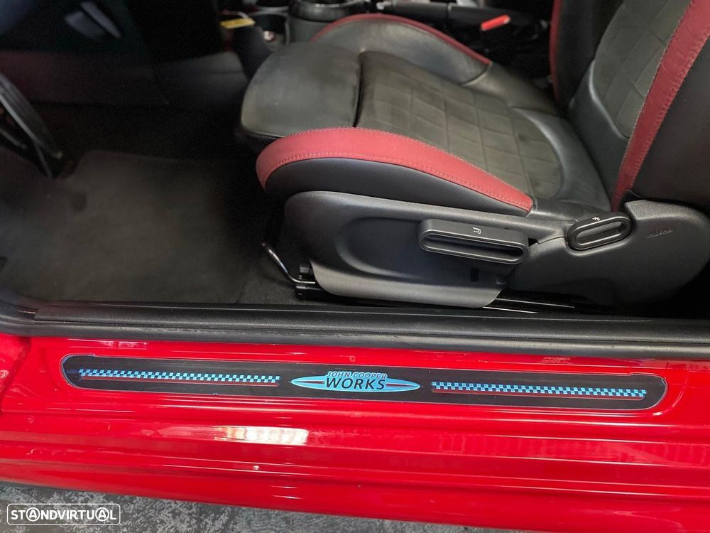MINI 3 Portas John Cooper Works - 12