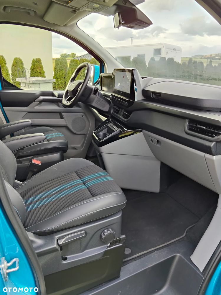 Ford E-Tourneo Custom - 17