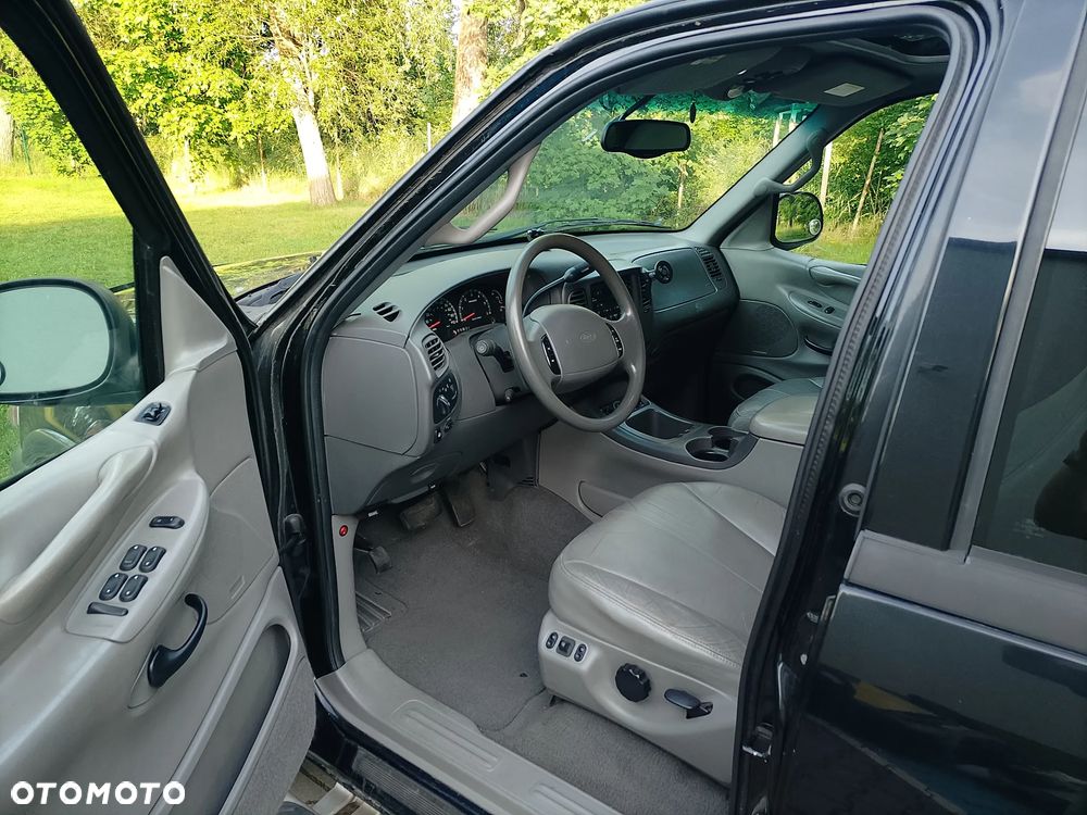 Ford Expedition 4.6 XLT 4WD - 8