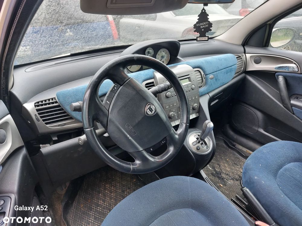 Zderzak LANCIA YPSILON 1,2D 06R. - 5