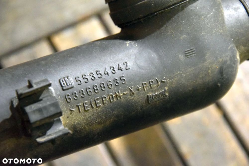 Opel Meriva A 1.4 Z14XEP Przewód rura dolotu powietrza 55354342 - 3