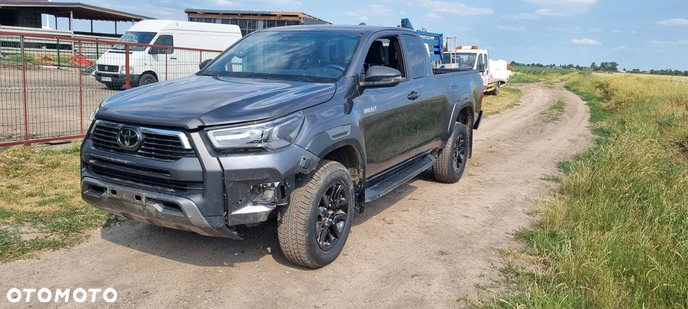 Toyota Hilux 4x4 Double Cab Autm Invincible - 1