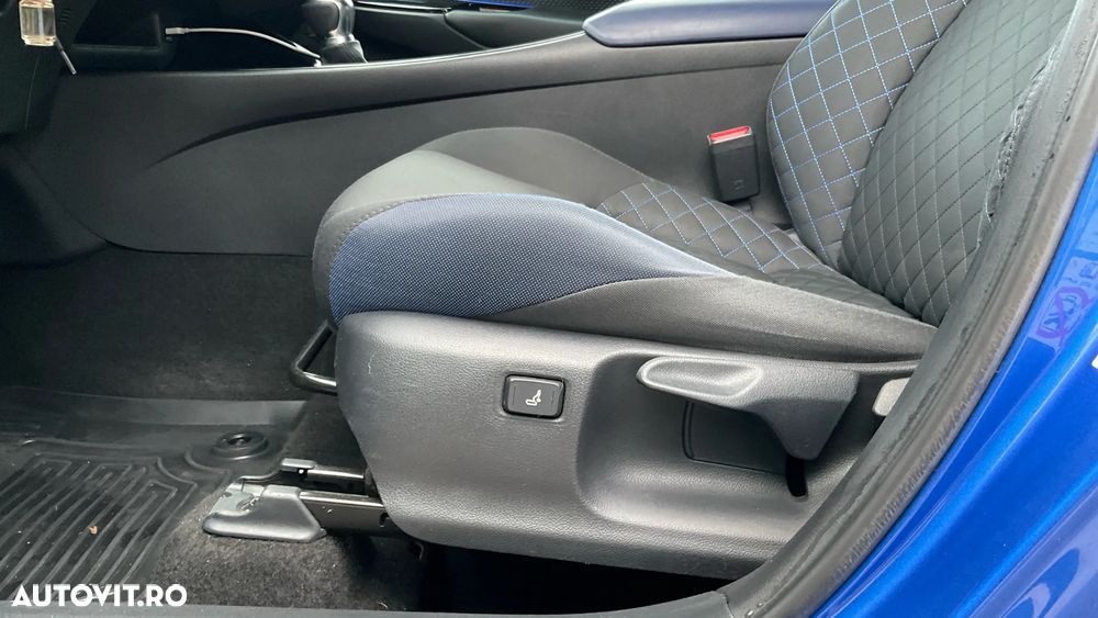 Toyota C-HR 2.0 HSD 184 CP 4x2 CVT C-ult Style bi-tone - 30