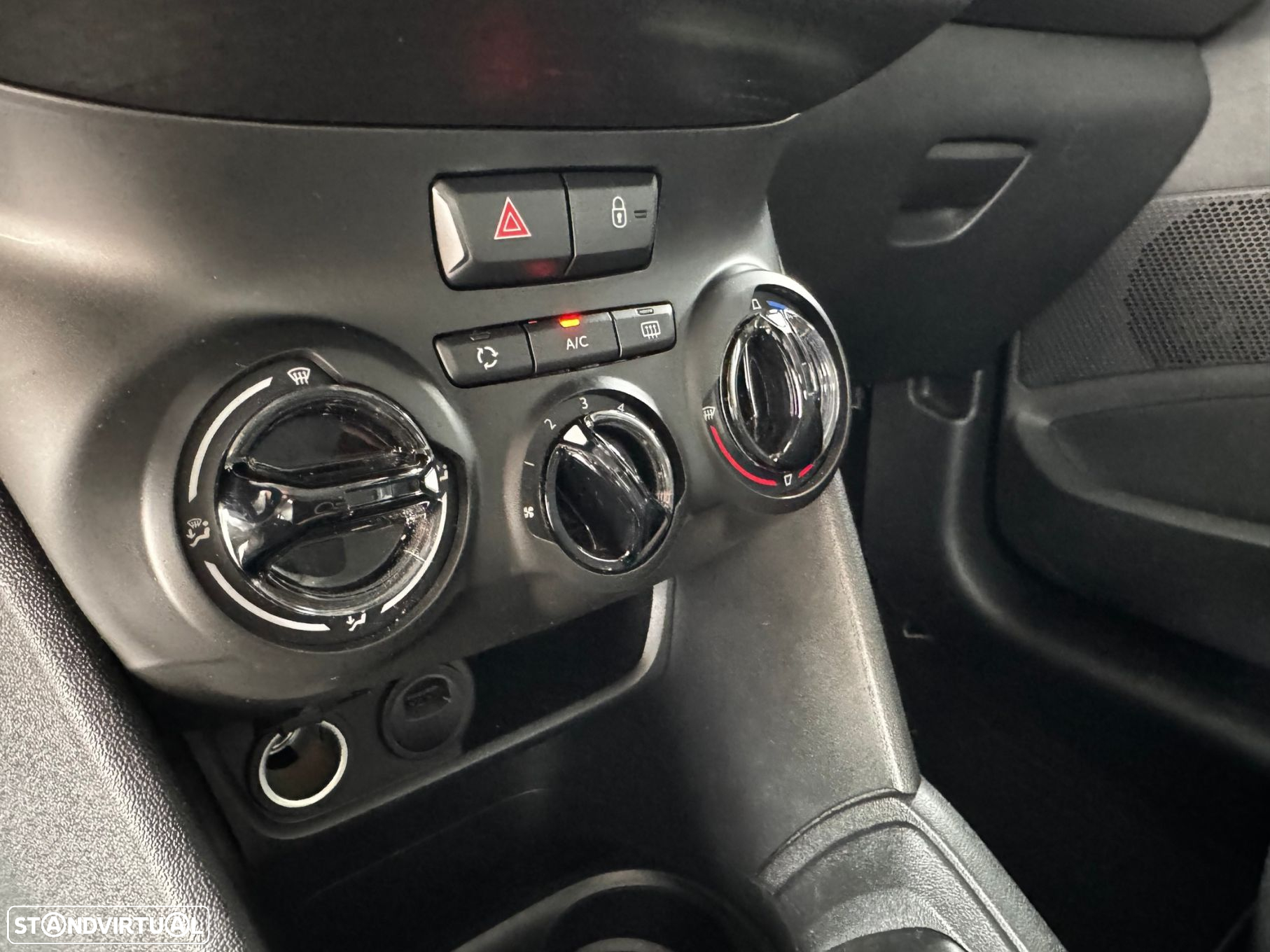 Peugeot 208 PureTech 82 Stop & Start Signature - 15