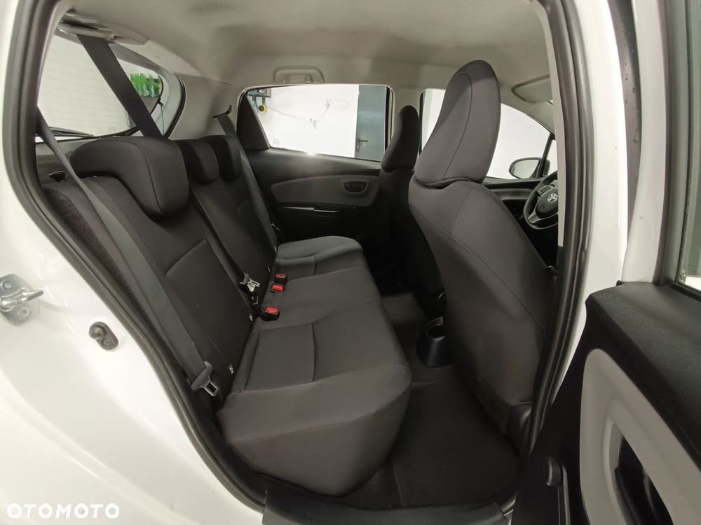 Toyota Yaris 1.0 Life EU6 - 13