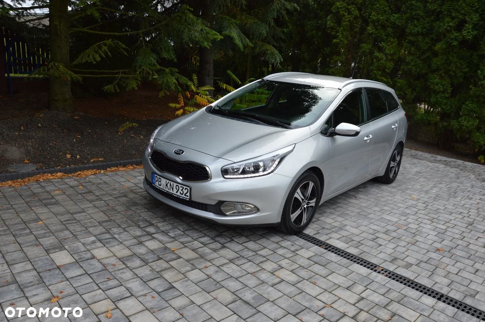 Kia Ceed - 16