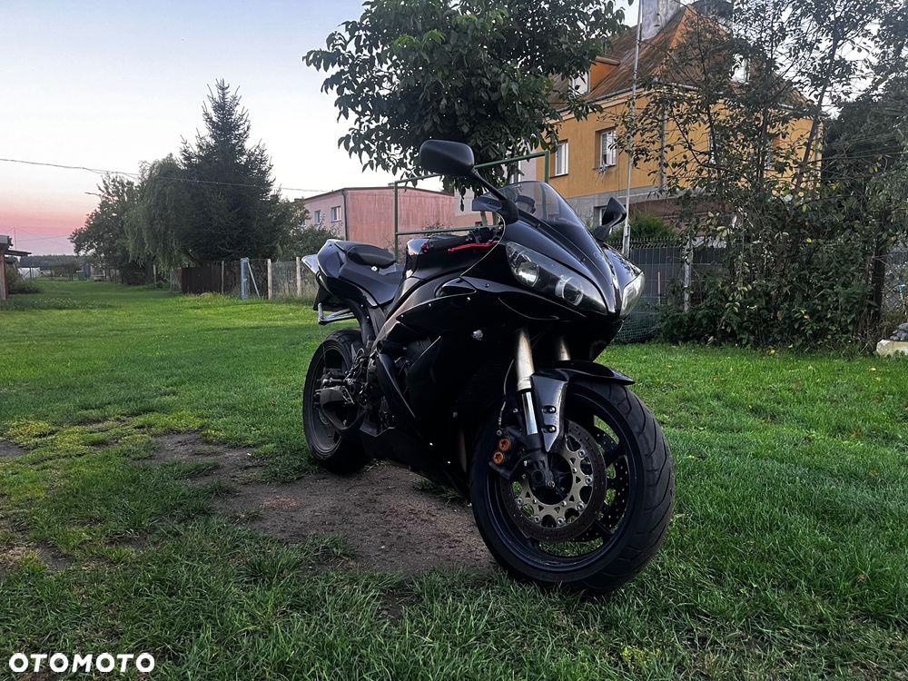 Yamaha R1 - 14