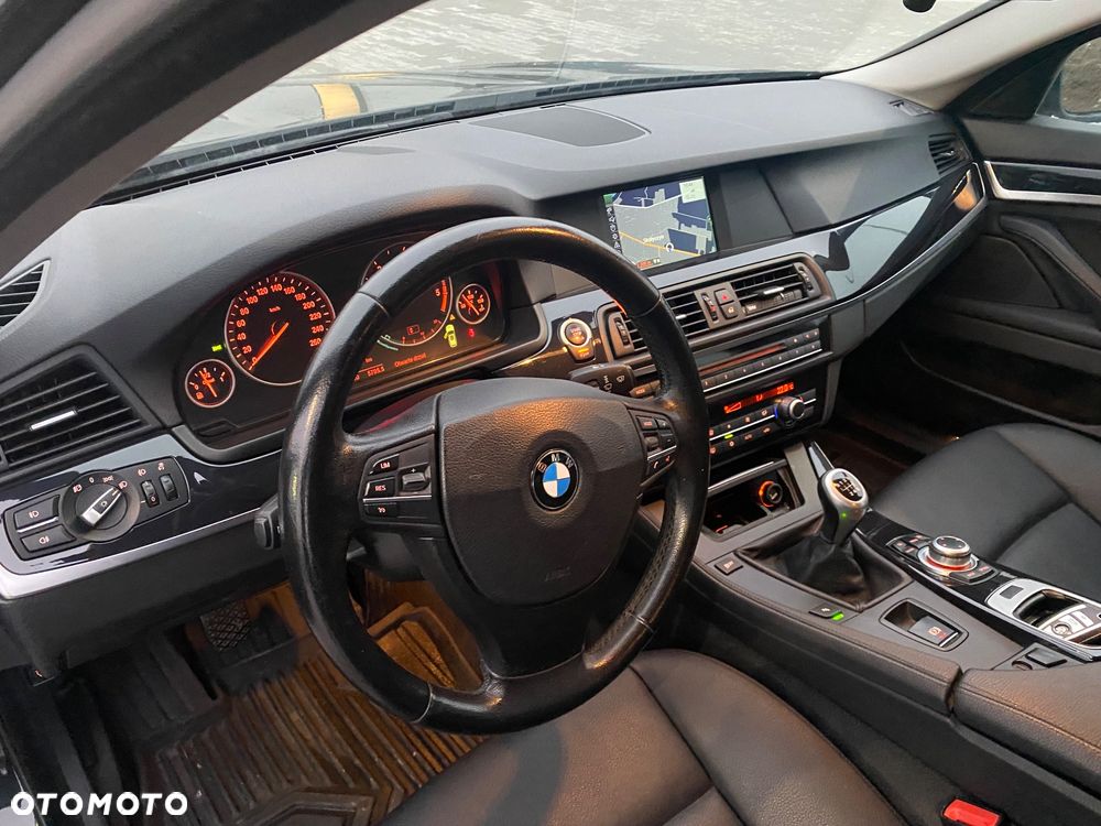 BMW Seria 5 520d - 35