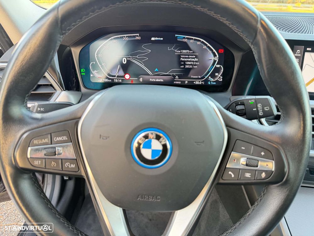 BMW 320 e Aut. M Sport - 12