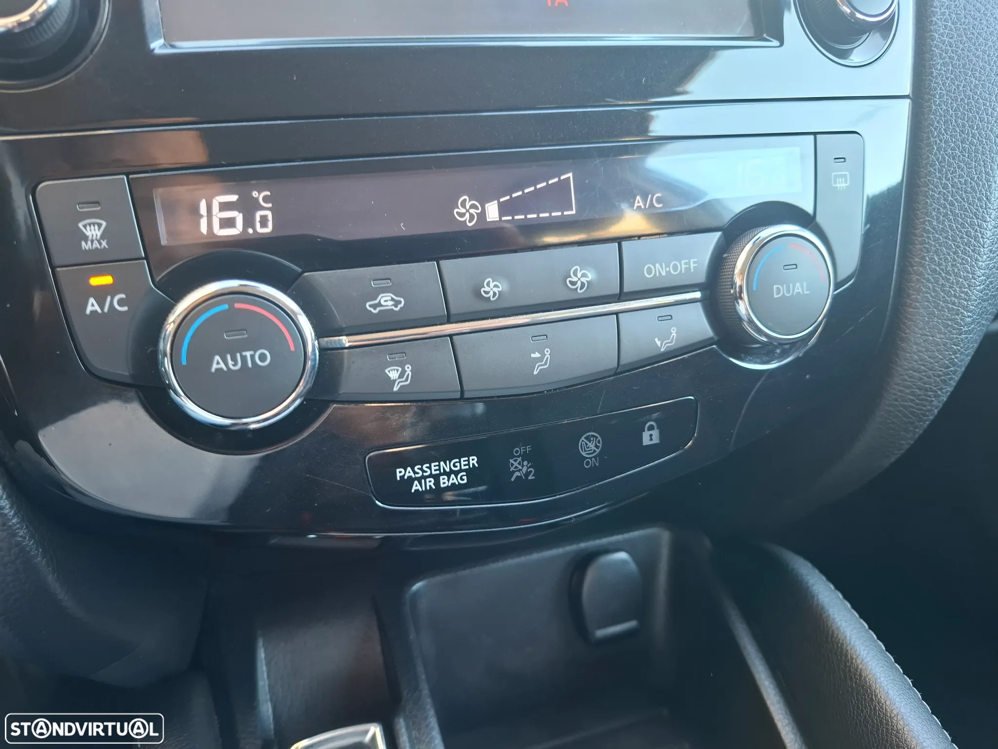 Nissan Qashqai 1.5 dCi N-Connecta - 17