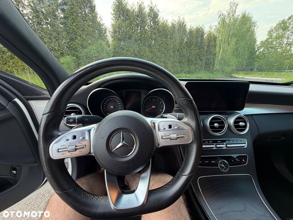Mercedes-Benz Klasa C 300 9G-TRONIC AMG Line - 18