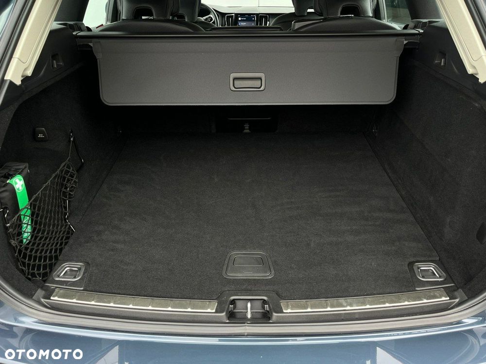 Volvo XC 60 B5 D AWD Inscription - 12