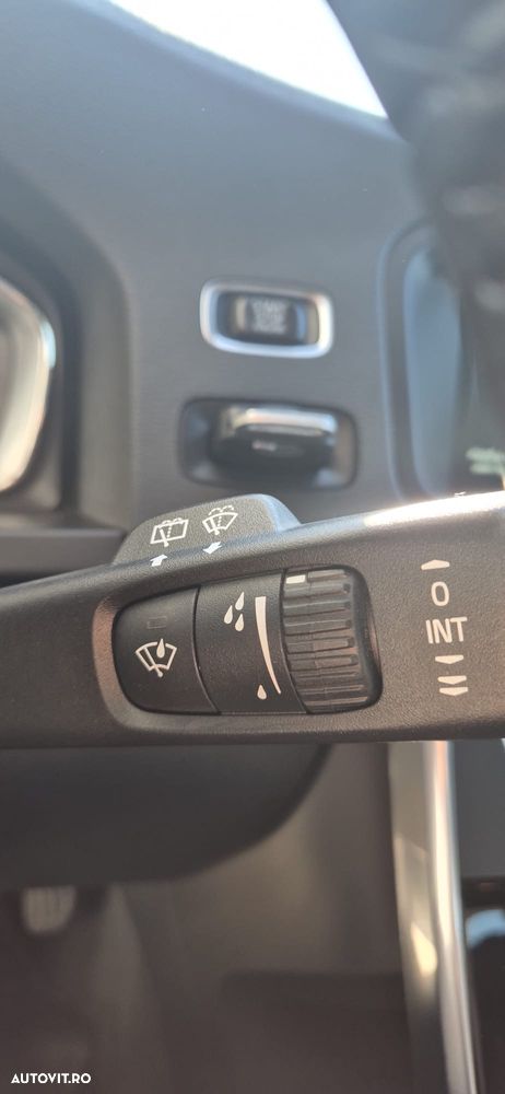 Volvo V60 D6 Plug-In-Hybrid AWD Geartronic Summum - 17