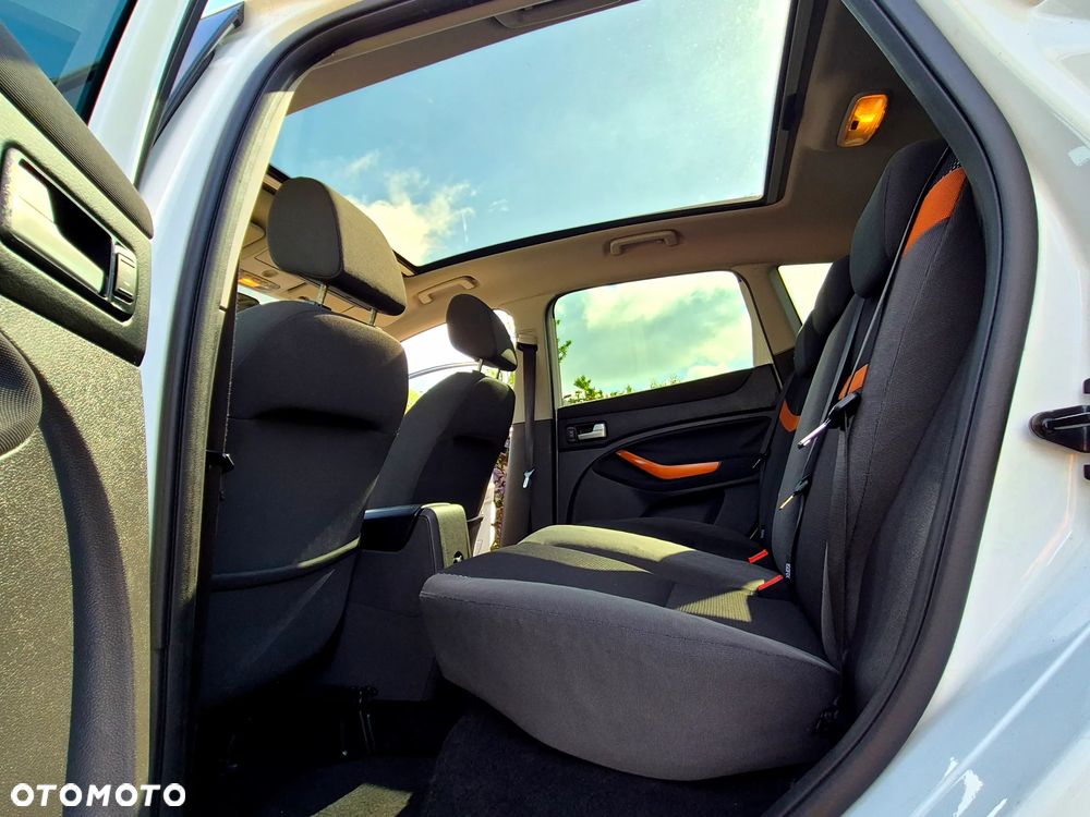 Ford Kuga 2.0 TDCi 4x4 Titanium - 17