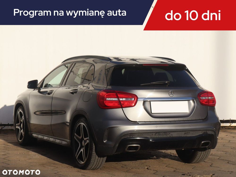 Mercedes-Benz GLA - 6