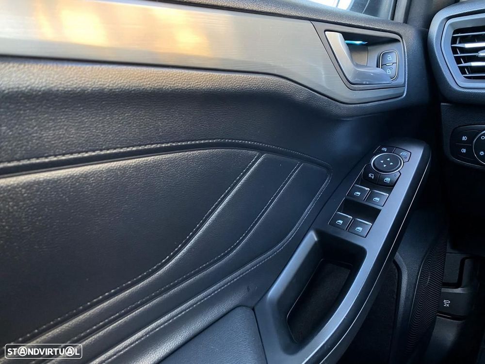 Ford Focus SW 1.5 TDCi EcoBlue Titanium - 26