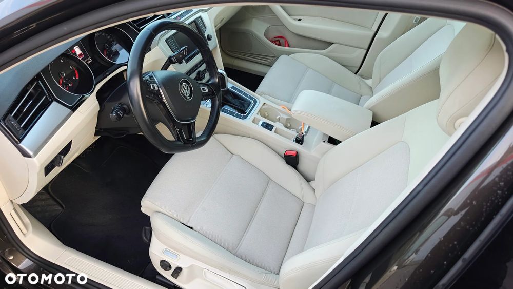 Volkswagen Passat 2.0 TDI BMT Comfortline DSG - 13