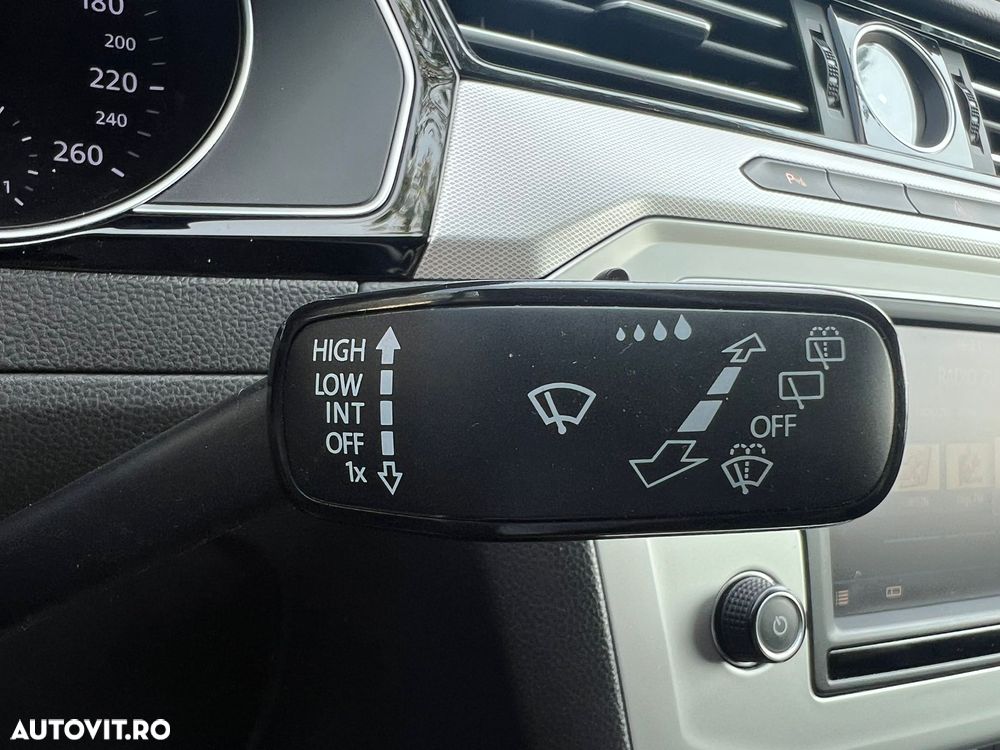 Volkswagen Passat 2.0 TDI Comfortline - 11