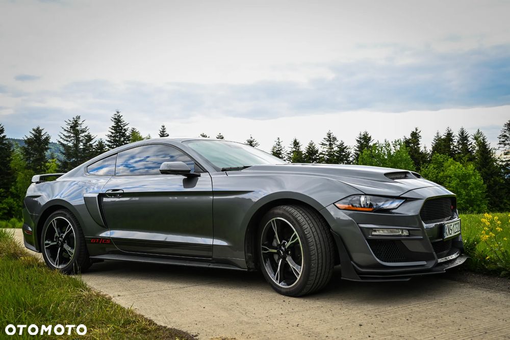 Ford Mustang - 1
