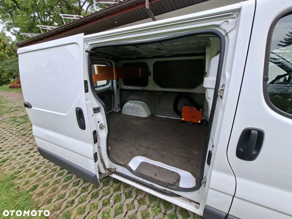 Opel Vivaro L1H1 2.7t - 12