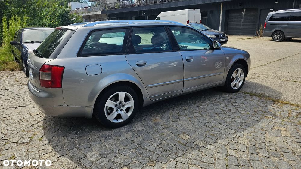 Audi A4 Avant - 4