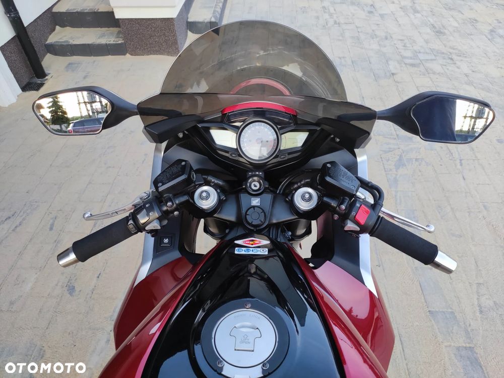 Honda VFR - 34