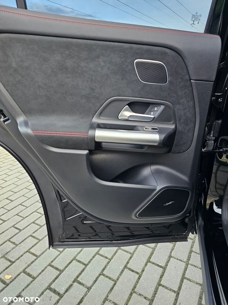 Mercedes-Benz GLA - 24