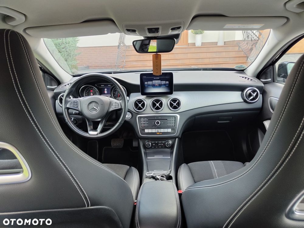Mercedes-Benz GLA 250 7G-DCT Peak Edition - 24