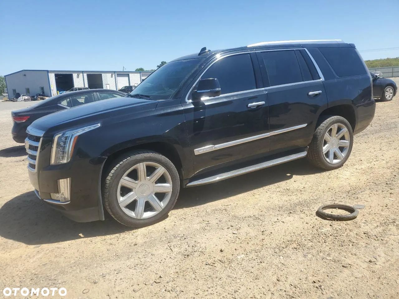 Cadillac Escalade - 1