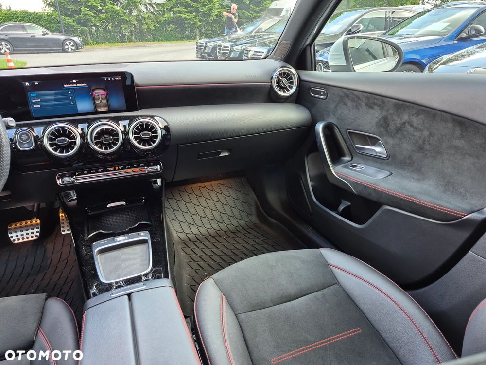 Mercedes-Benz Klasa A 200 AMG Line 7G-DCT - 25