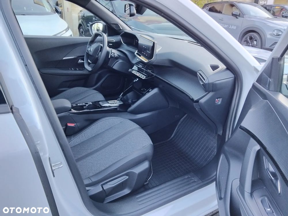 Peugeot 2008 PureTech 130 Allure S&S EAT8 - 26