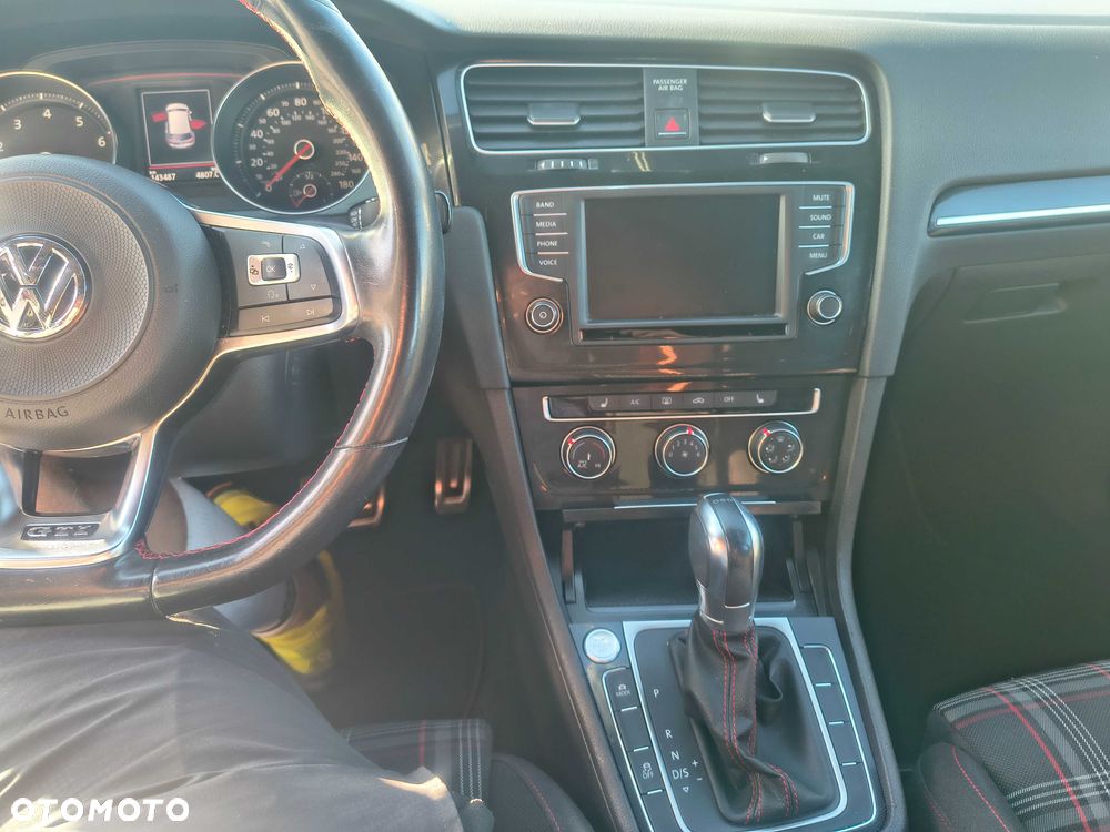 Volkswagen Golf - 3