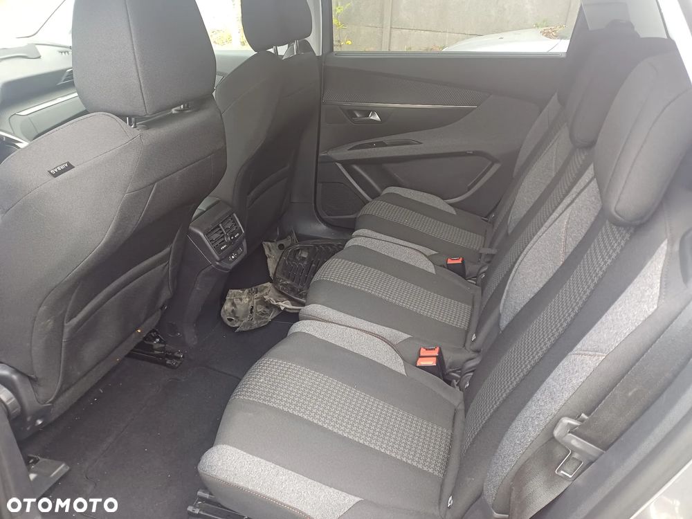 Peugeot 5008 1.5 BlueHDI Active S&S EAT8 - 17