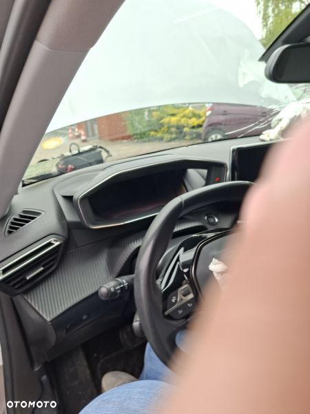 Peugeot 2008 1.5 BlueHDi Allure Pack S&S EAT8 - 27