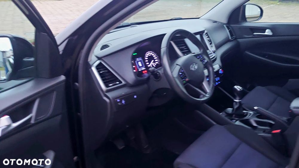 Hyundai Tucson blue 1.6 GDi 2WD Navi - 20