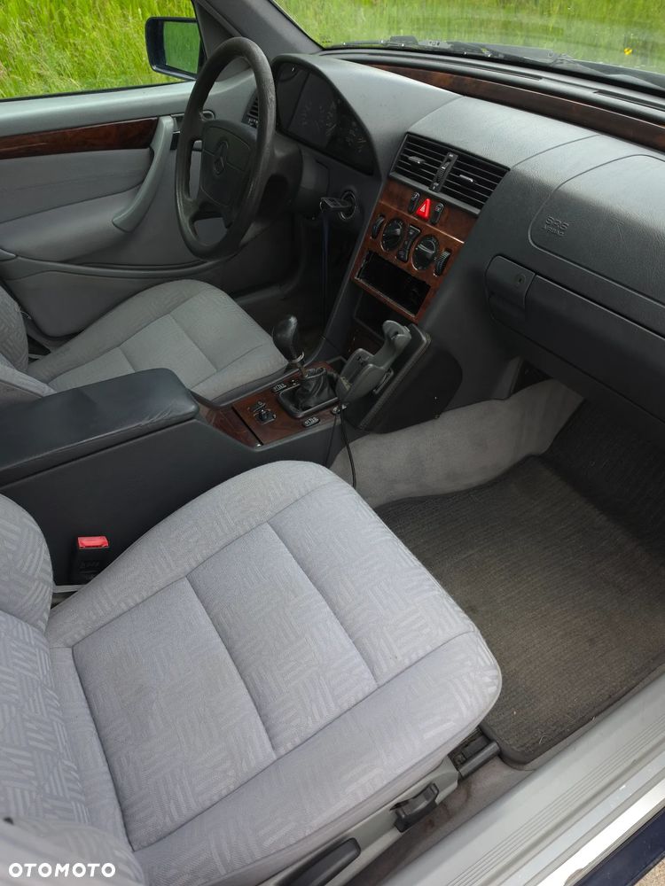 Mercedes-Benz Klasa C 220 D Elegance - 8