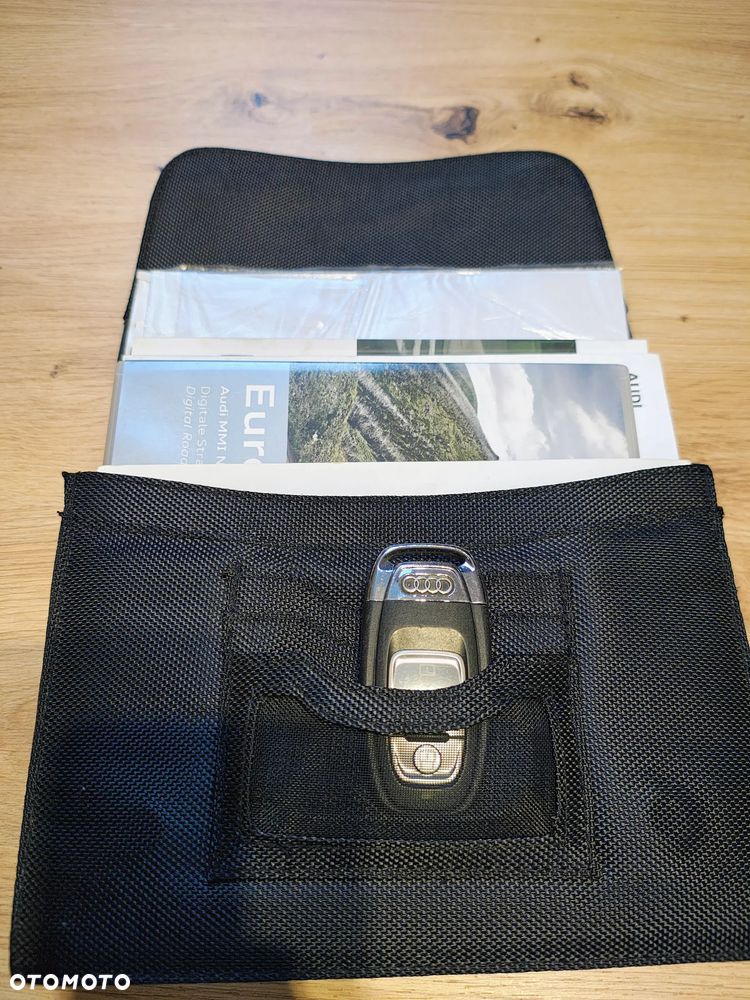 Audi A4 Avant 2.0 TDI Multitronic - 25