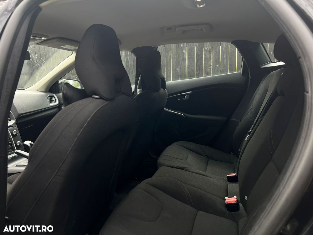 Volvo V40 D2 Basic - 8
