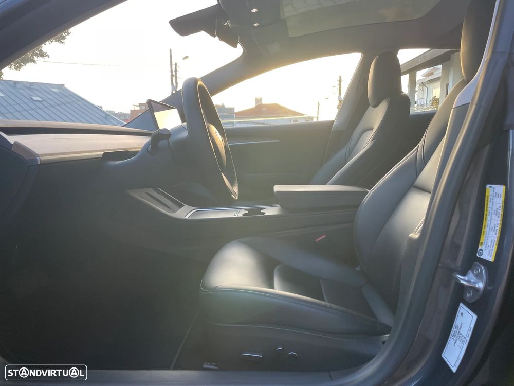 Tesla Model 3 RWD - 16