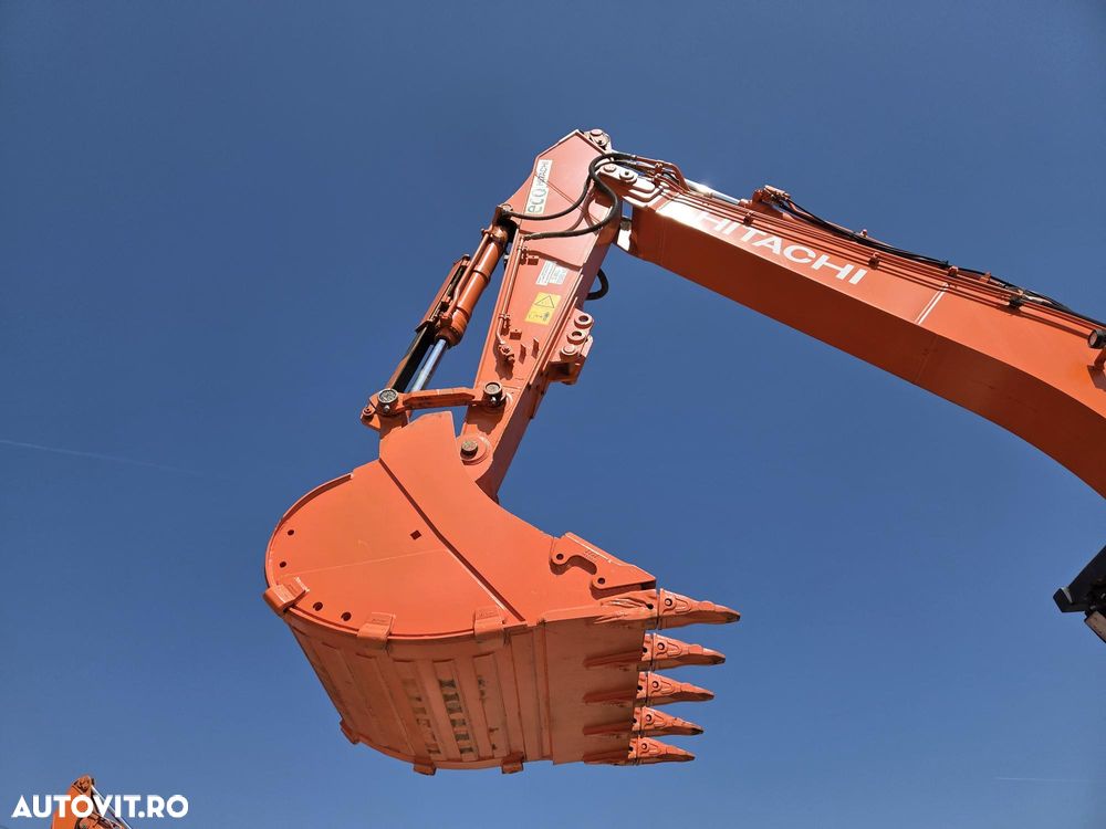 Hitachi 32t, cupa 1,8mc NOUA, 2019, 7.237h, consum mediu 18,6litri/ora, Isuzu 265CP, 3 pompe hidr HITACHI, produs in JAPONIA, lant 80% bun doar 991h deplasare, reviziile facute, inst picon si rotire, antifurt, Ad sapare 8m, AC, leasing 3 ani-PROMOTIE 96.900 - 22