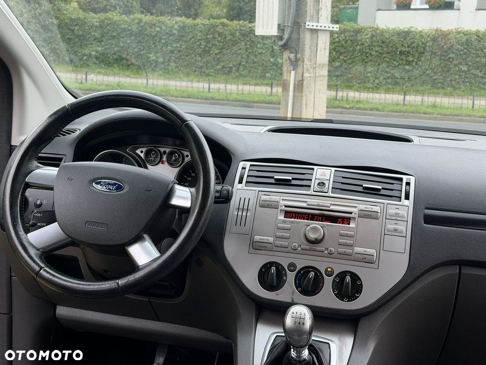 Ford Kuga - 22